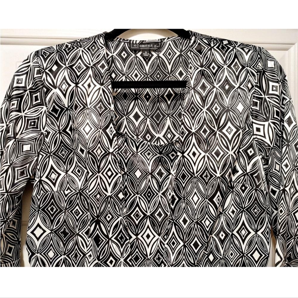 Pattern Blouse - Picture 3 of 15
